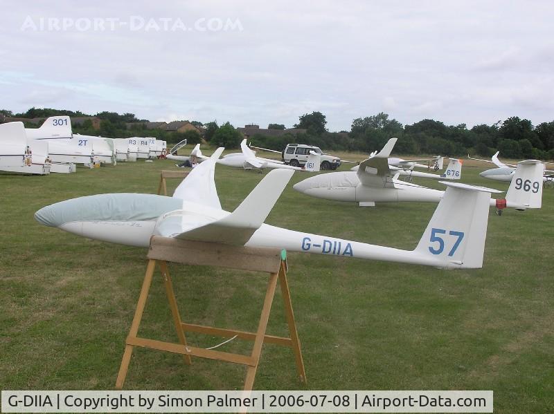 G-DIIA, 2004 Schempp-Hirth Discus 2a C/N 196, Schempp-Hirth Discus 2A at Bicester