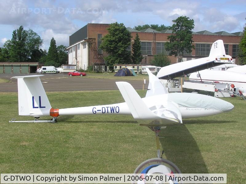 G-DTWO, 1998 Schempp-Hirth Discus 2a C/N 9, Schempp-Hirth Discus 2 at Bicester