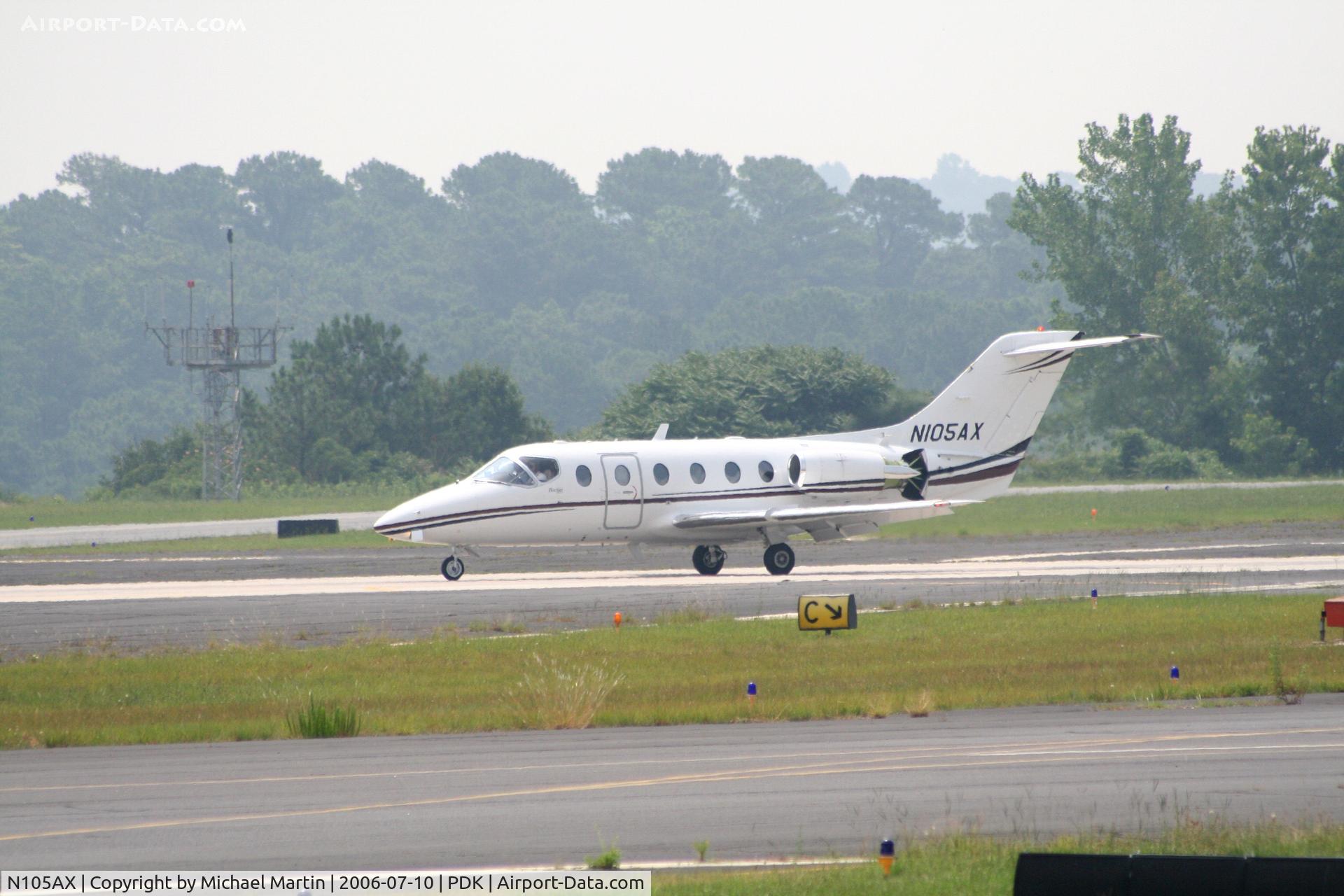 N105AX, 1995 Beech 400A Beechjet C/N RK-105, Landing 2L With Airbrakes Extended