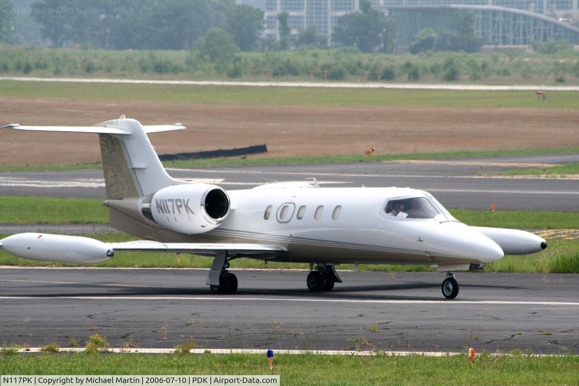 N117PK, 1985 Learjet 35A C/N 35-513, Taxing to 2L