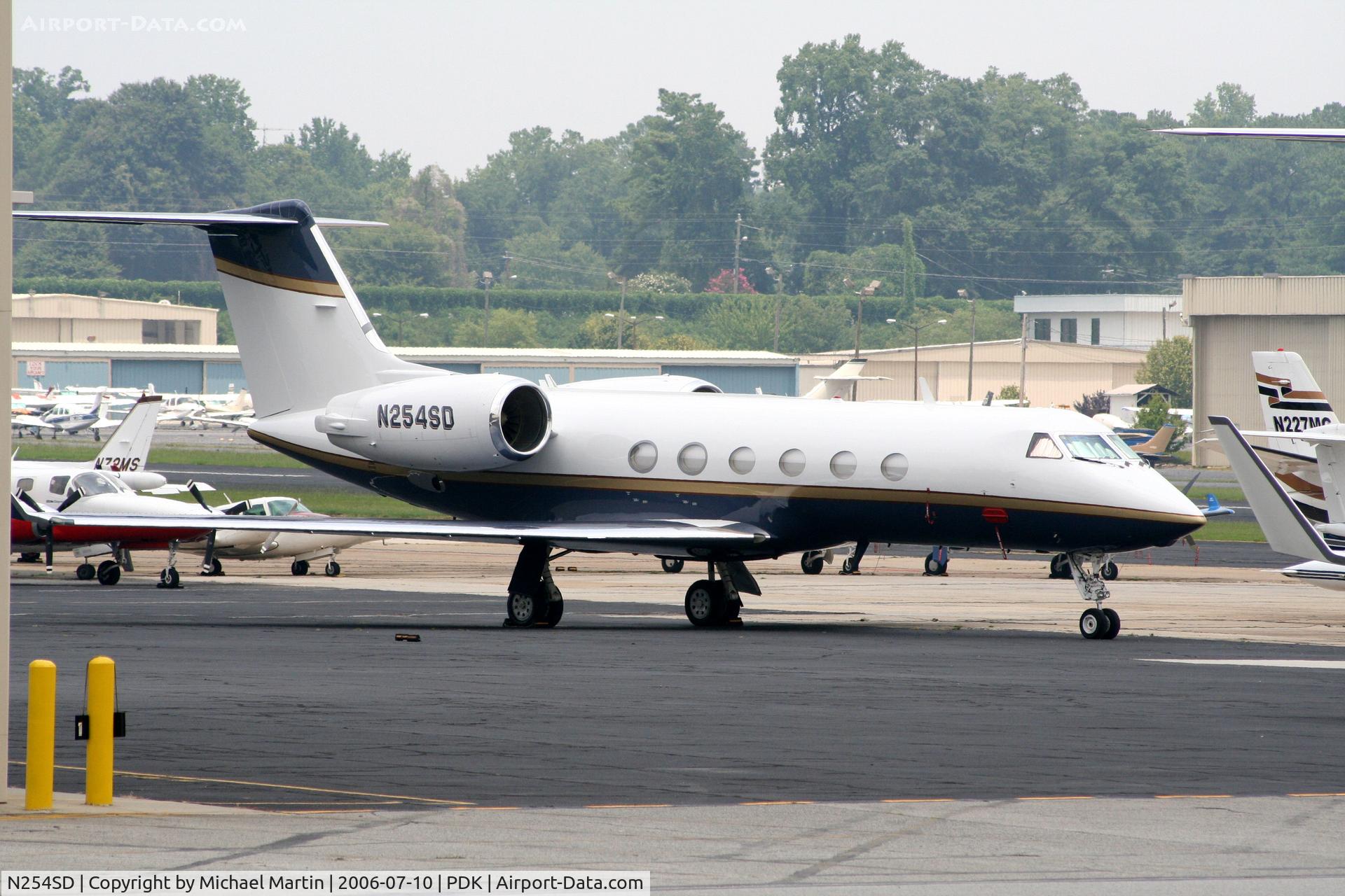 N254SD, 1999 Gulfstream Aerospace Gulfstream IVSP C/N 1387, Tied down @ Epps with other aircraft