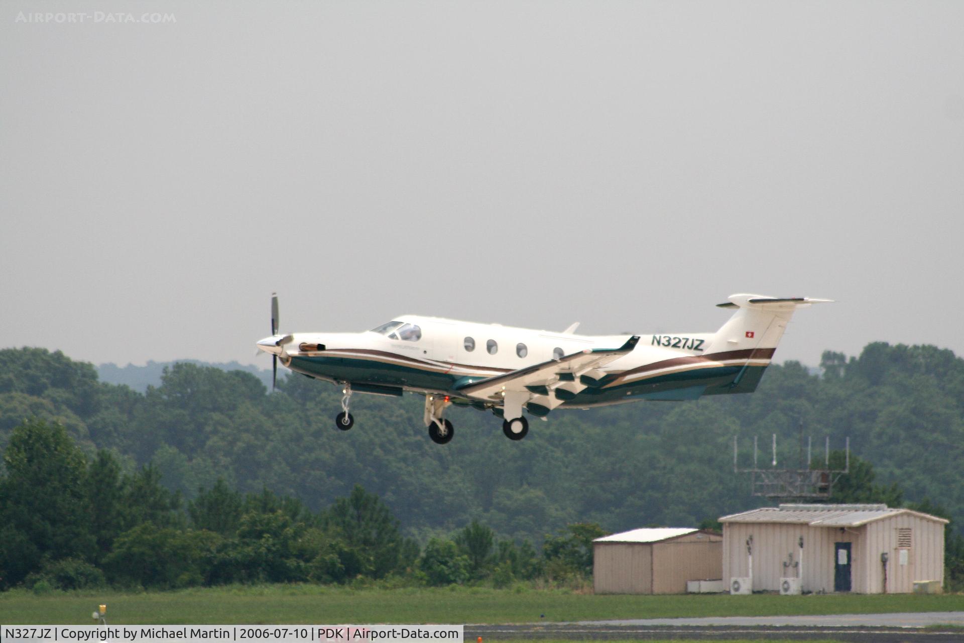 N327JZ, 2000 Pilatus PC-12/45 C/N 327, Departing 2R