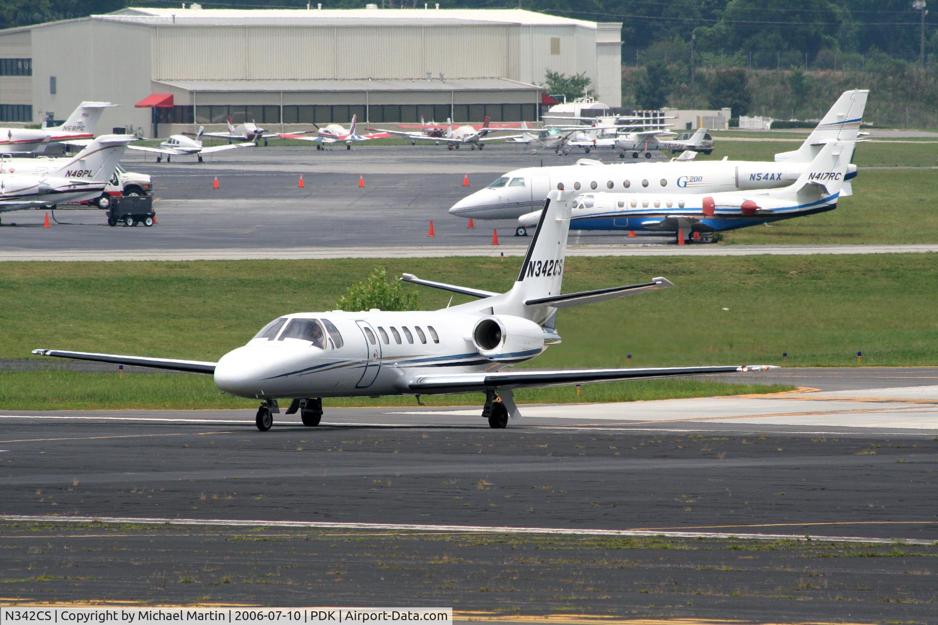 N342CS, 2005 Cessna 550 C/N 550-1101, Taxing to Epps Air Service