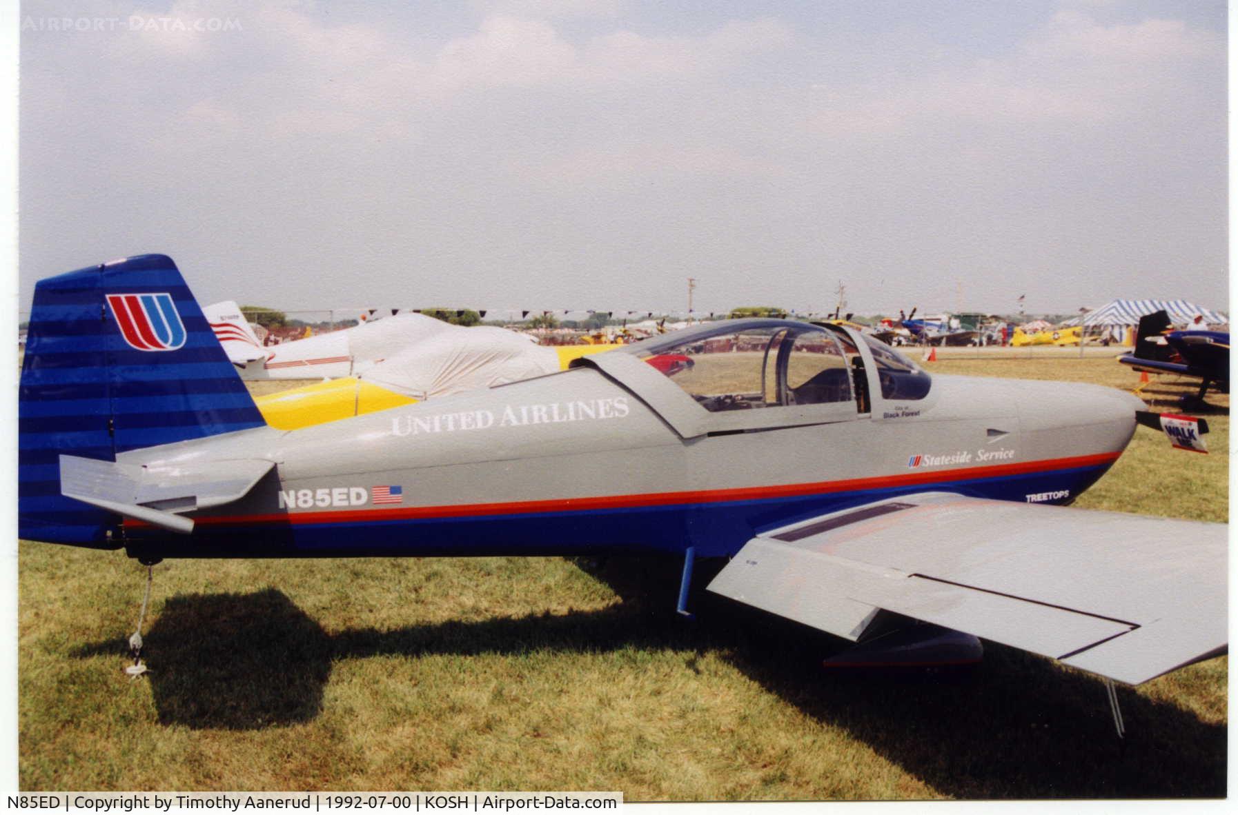 N85ED, 1999 Vans RV-6A C/N 22707, RV6A in United Airlines livery, Oshkosh 2000