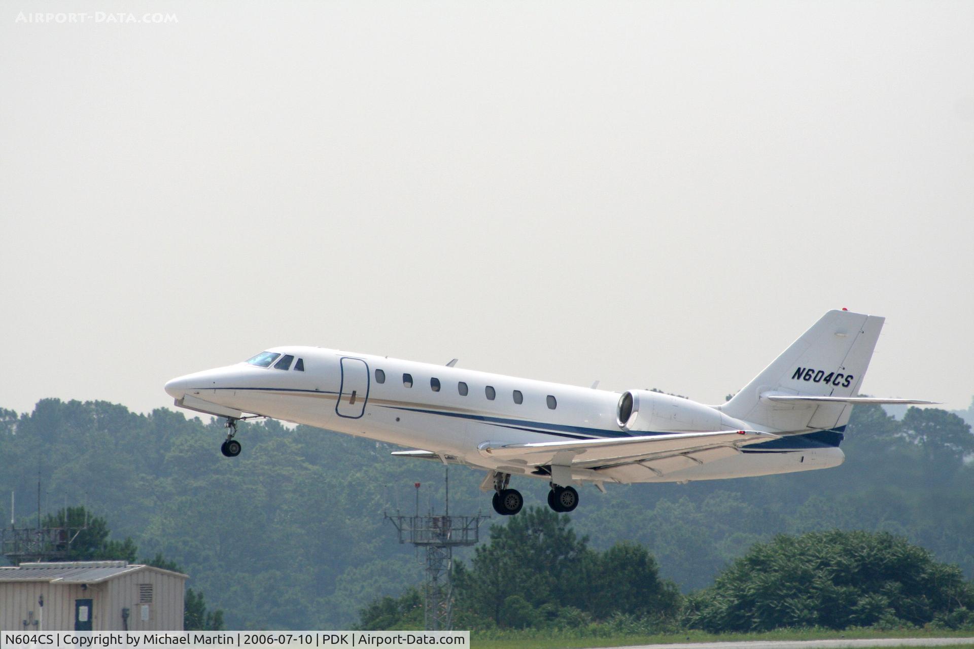 N604CS, 2004 Cessna 680 Citation Sovereign C/N 680-0007, Departing 2R