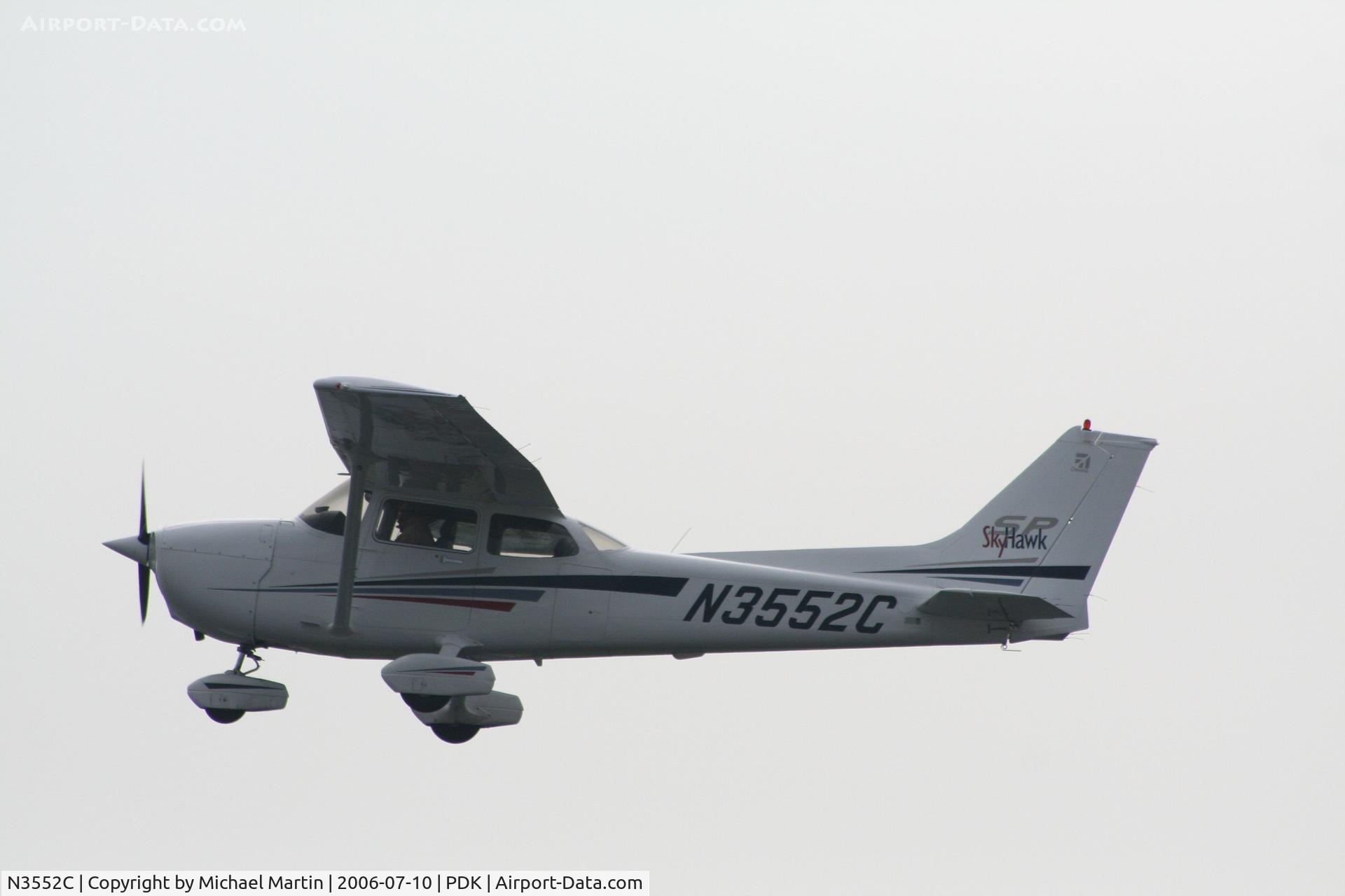 N3552C, 2001 Cessna 172S C/N 172S8900, Over flying PDK