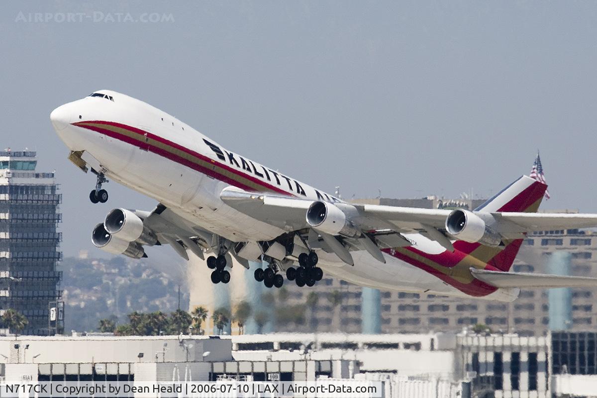 N717CK, 1971 Boeing 747-123 C/N 20325, Kalitta Air N717CK (FLT CKS9717) climbing out from RWY 25R for a short flight to Ontario Int'l (KONT).