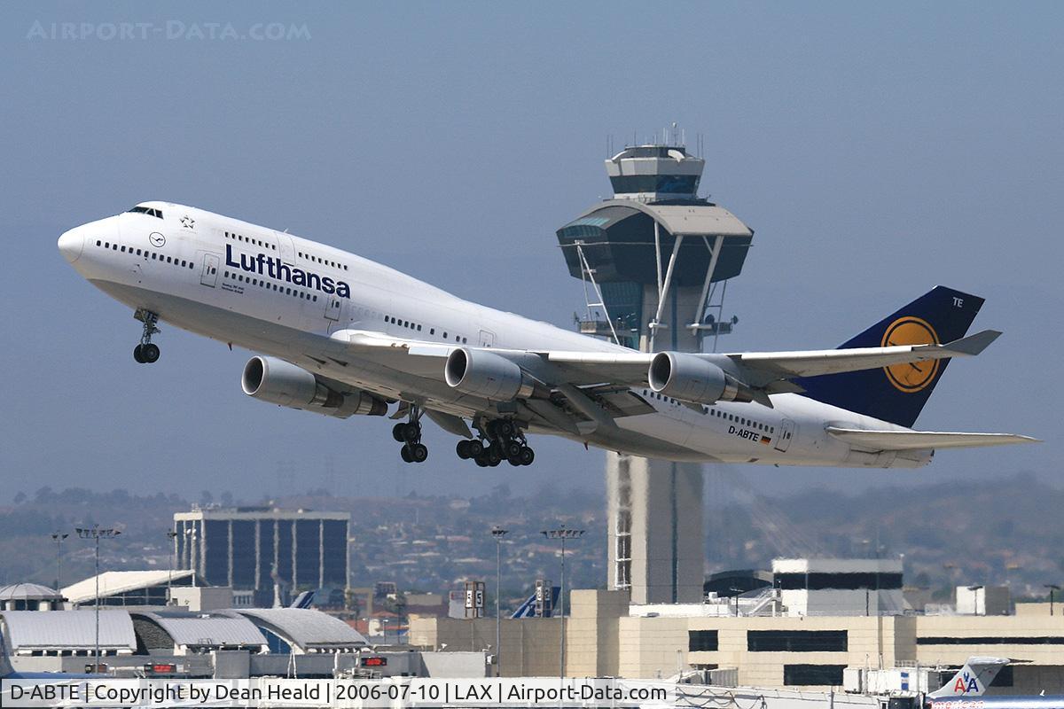 D-ABTE, 1991 Boeing 747-430M C/N 24966, Lufthansa D-ABTE (FLT DLH457) departing RWY 25R enroute to Frankfurt Main (EDDF).