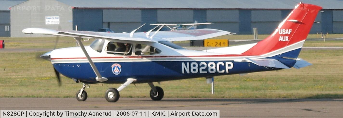N828CP, 2003 Cessna 182T Skylane C/N 18281272, 2003 Cessna 182T Skylane, c/n 18281272, Taxiing for takeoff
