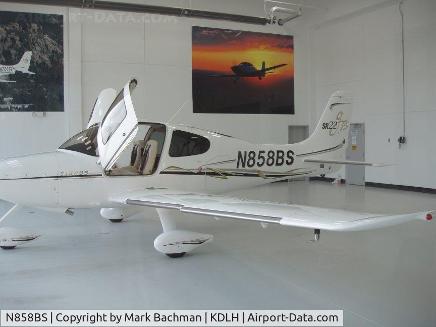 N858BS, 2006 Cirrus SR22 GTS C/N 2035, In the delivery bay at Cirrus / Duluth 7/6/2006