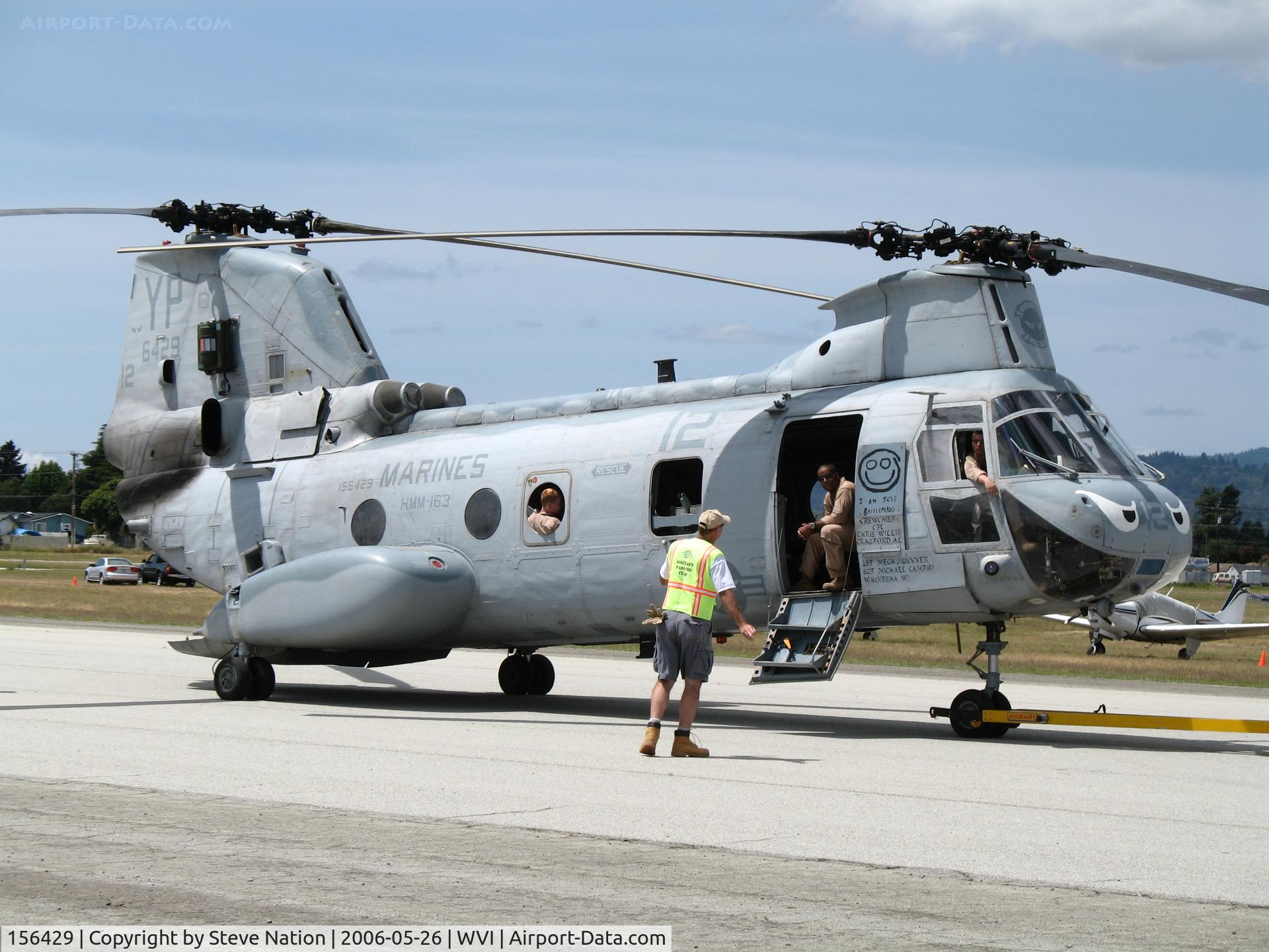 156429, Boeing Vertol CH-46E SeaKnight C/N 2499, CH-46F YP-12 HMM-163 loaded with missile warning boxes @ Watsonville Municipal Airport, CA
