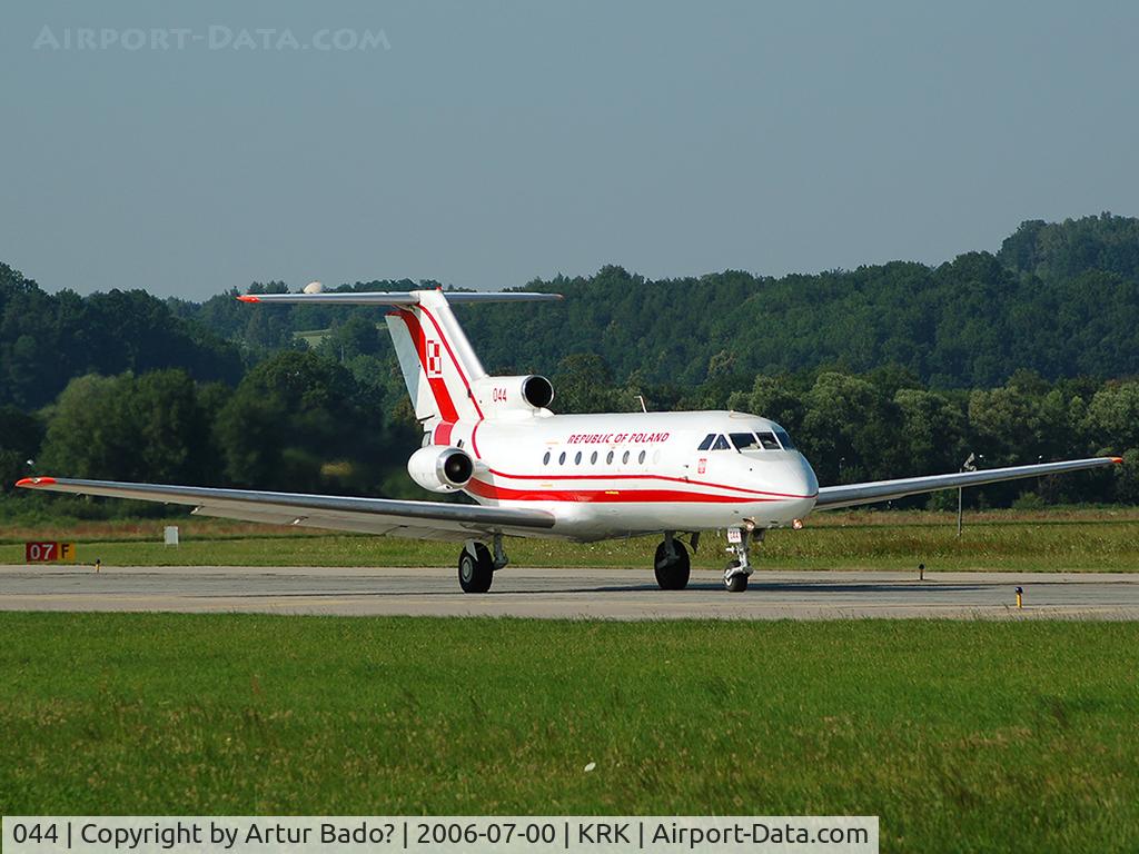 044, 1978 Yakovlev Yak-40 C/N 9840659, Poland Air Force - Republic Of Poland