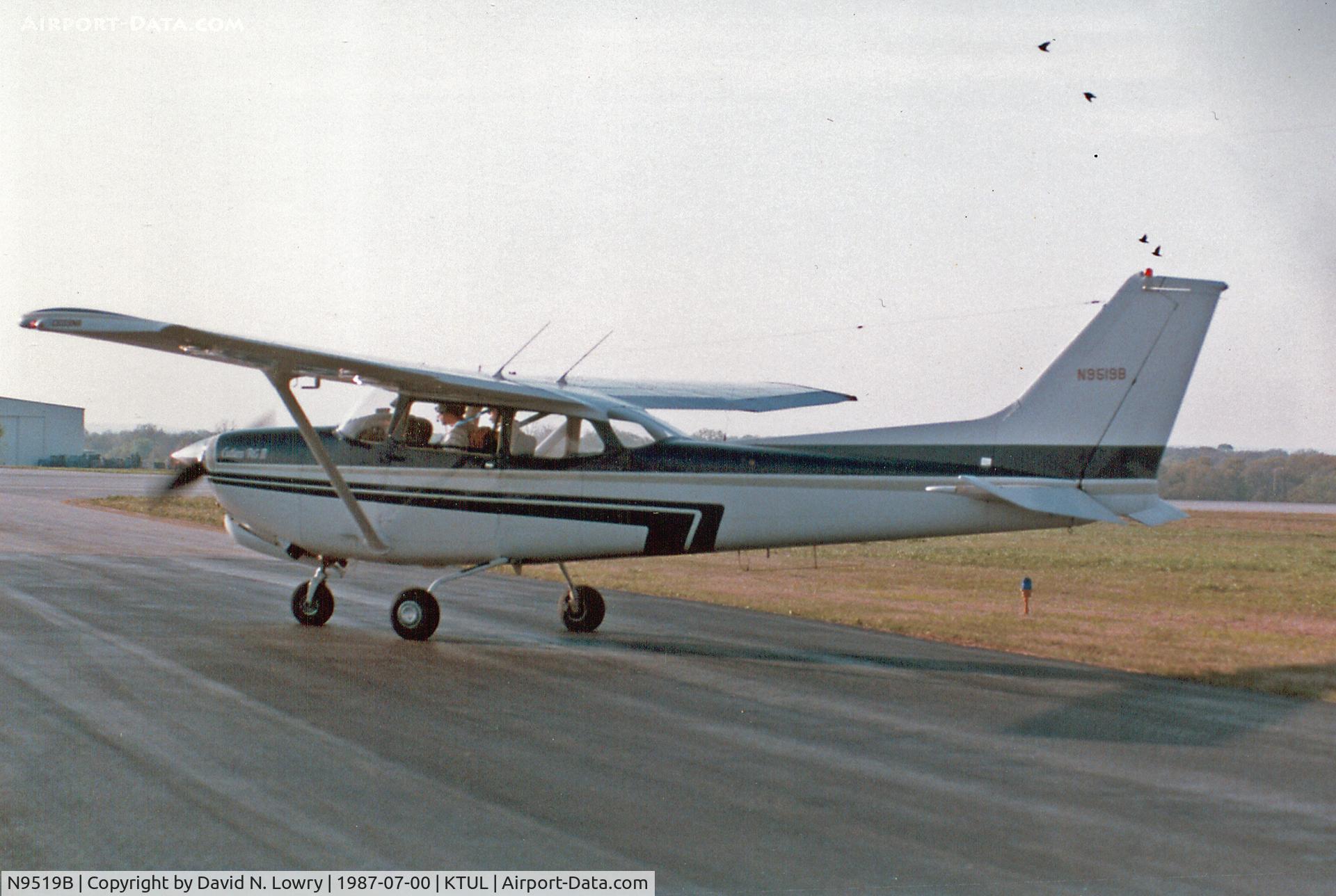 N9519B, Cessna 172RG Cutlass RG C/N 172RG0850, N9519B at KTUL.