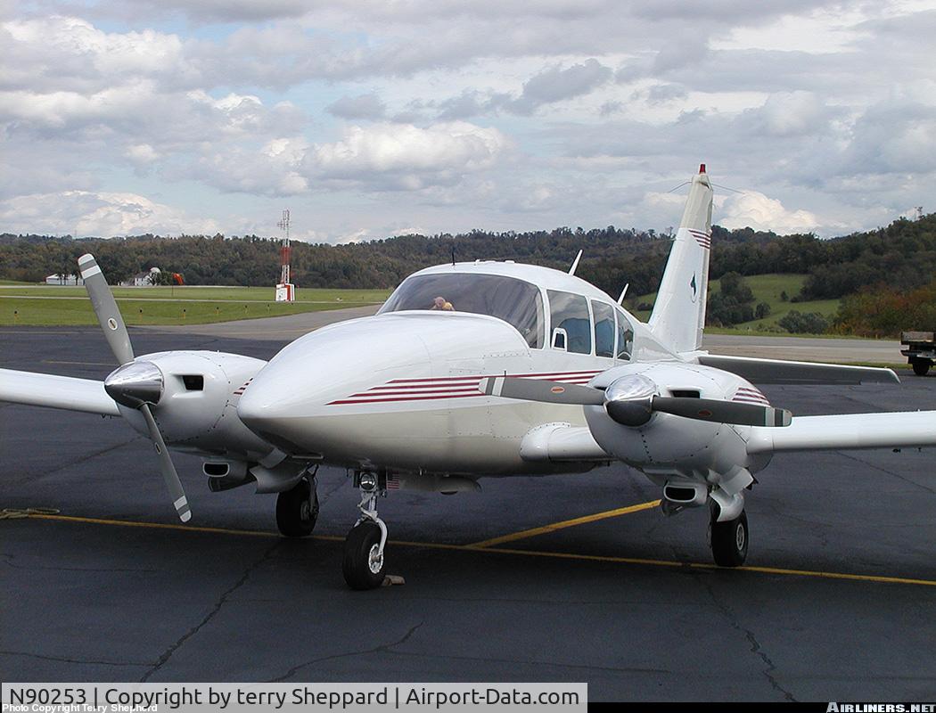 N90253, 1972 Piper PA-23-250 C/N 27-4779, Big Dog on Ramp