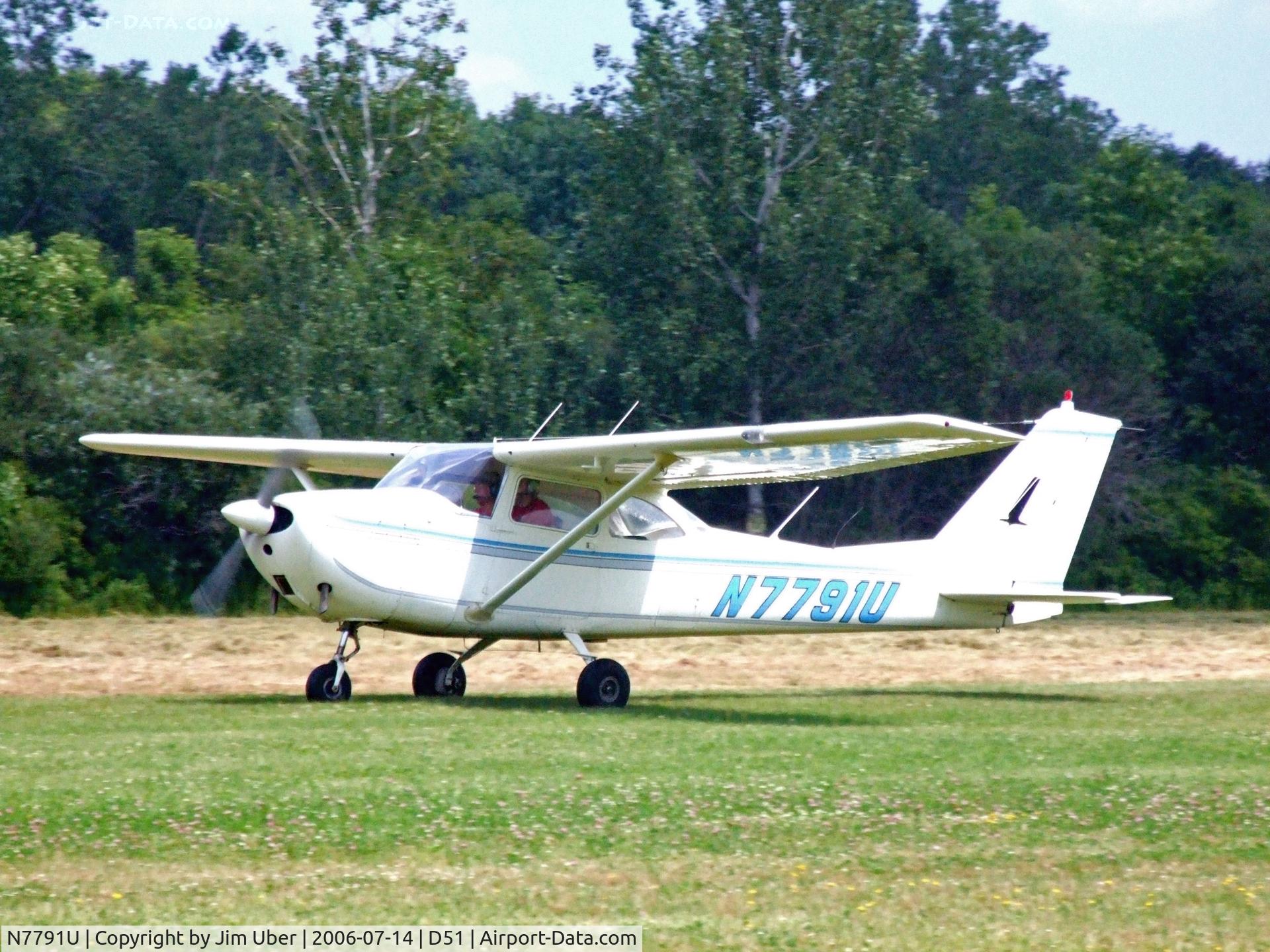 N7791U, 1964 Cessna 172E C/N 17251791, Departing Clarence Aerodrome