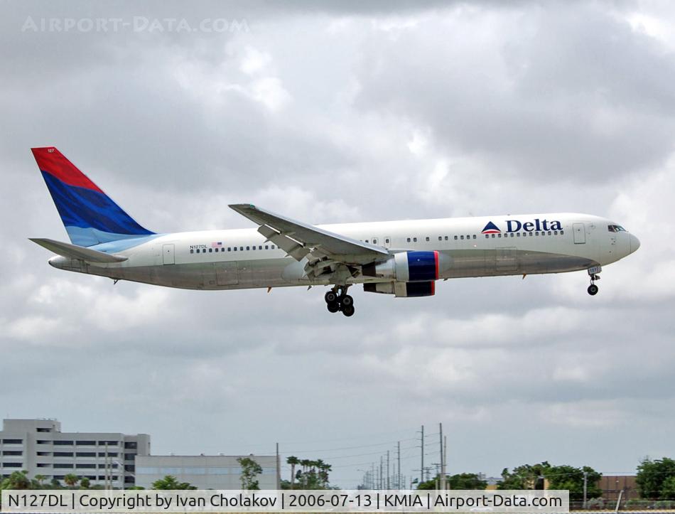 N127DL, 1988 Boeing 767-332 C/N 24077, Originals available for commercial use. (USA tel.305-772-7086)