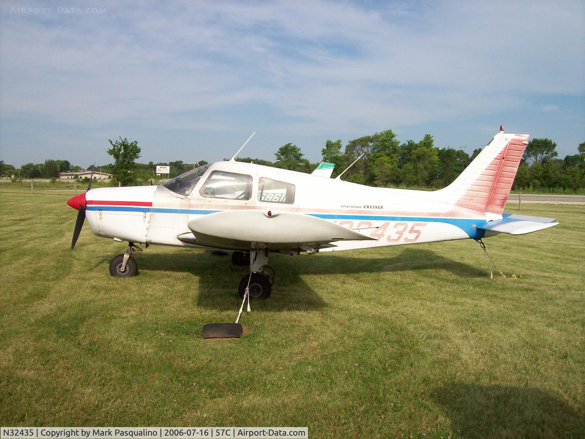 N32435, 1974 Piper PA-28-140 C/N 28-7525066, PA-28-140