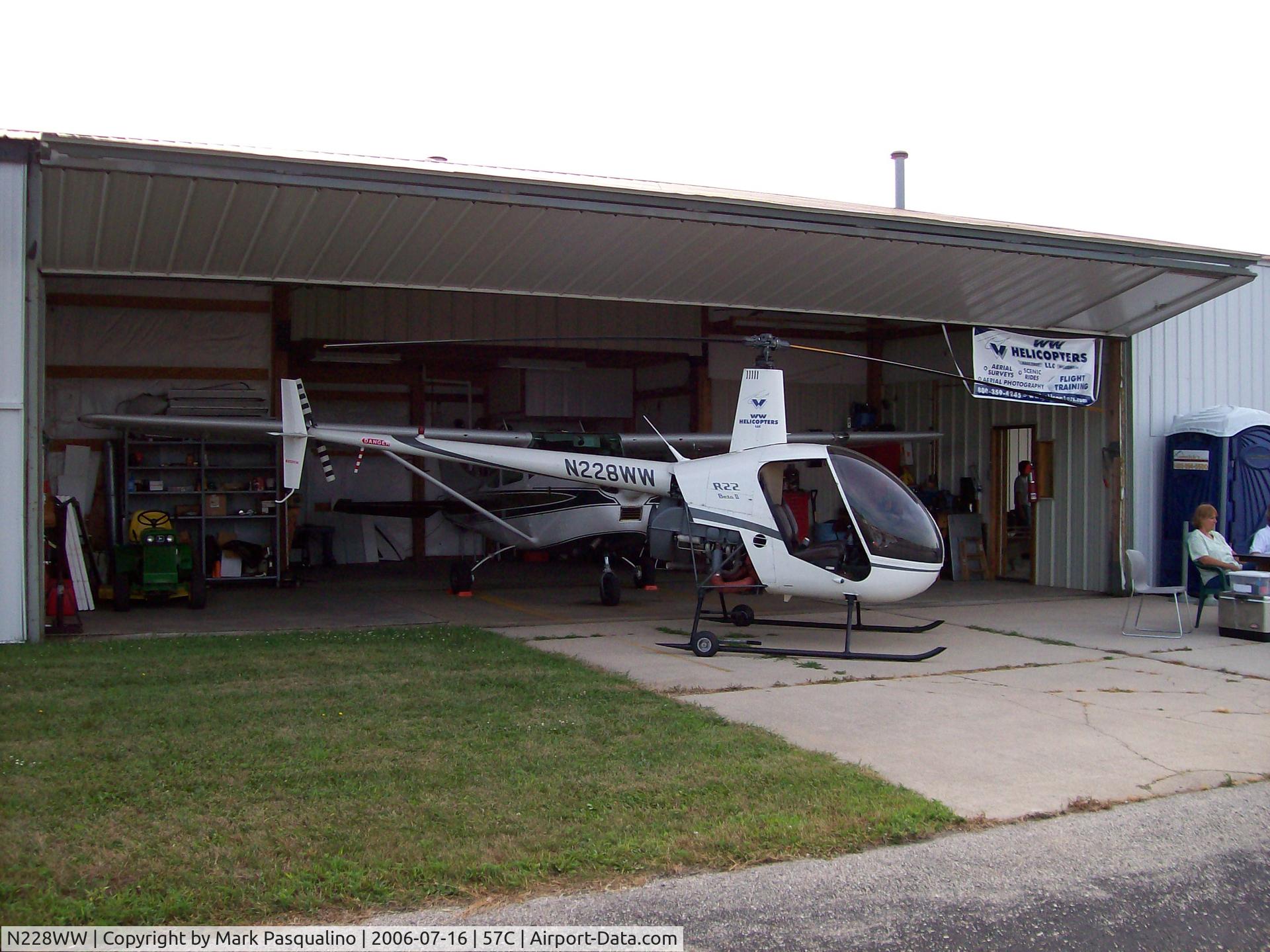 N228WW, 1996 Robinson R22 Beta C/N 2578, R22