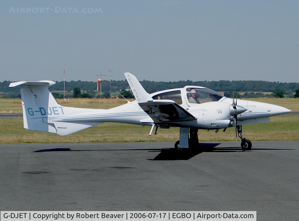 G-DJET, 2006 Diamond DA-42 Twin Star C/N 42.122, Diamond DA42 Twinstar
