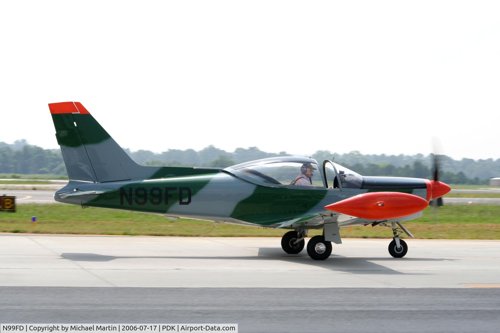 N99FD, 1991 SIAI-Marchetti SF-260D C/N 787, Taxing to Runway 2R