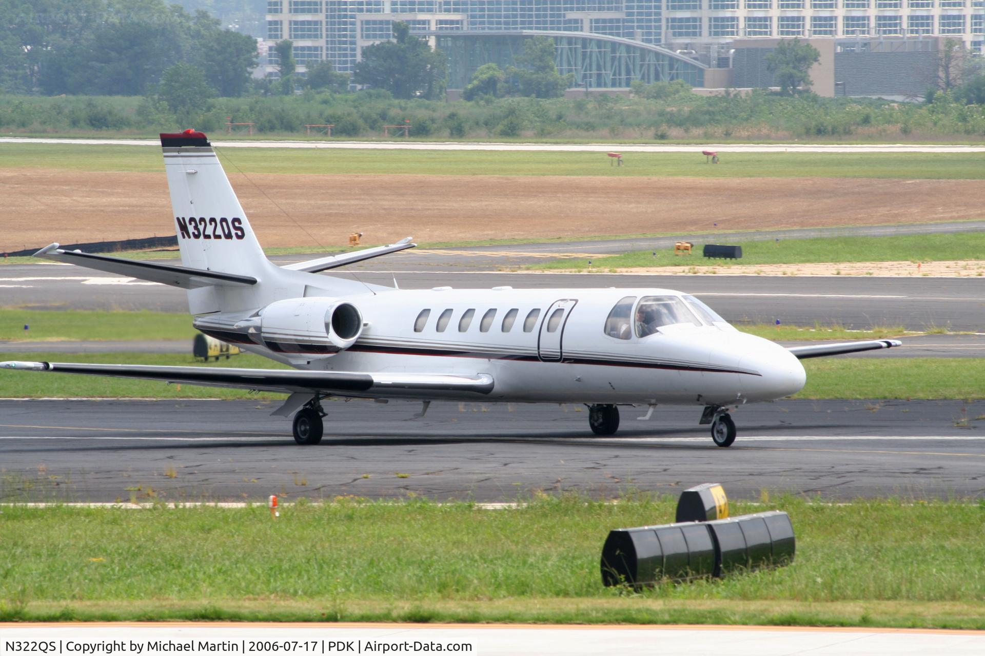 N322QS, 1997 Cessna 560 Citation Ultra C/N 560-0421, Execjet 322 Taxing to Runway 2R