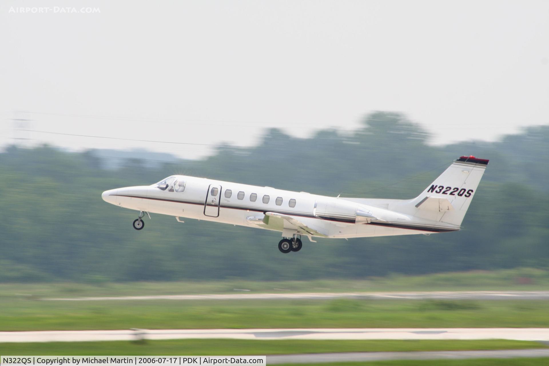 N322QS, 1997 Cessna 560 Citation Ultra C/N 560-0421, Execjet 322 Departing Runway 2R