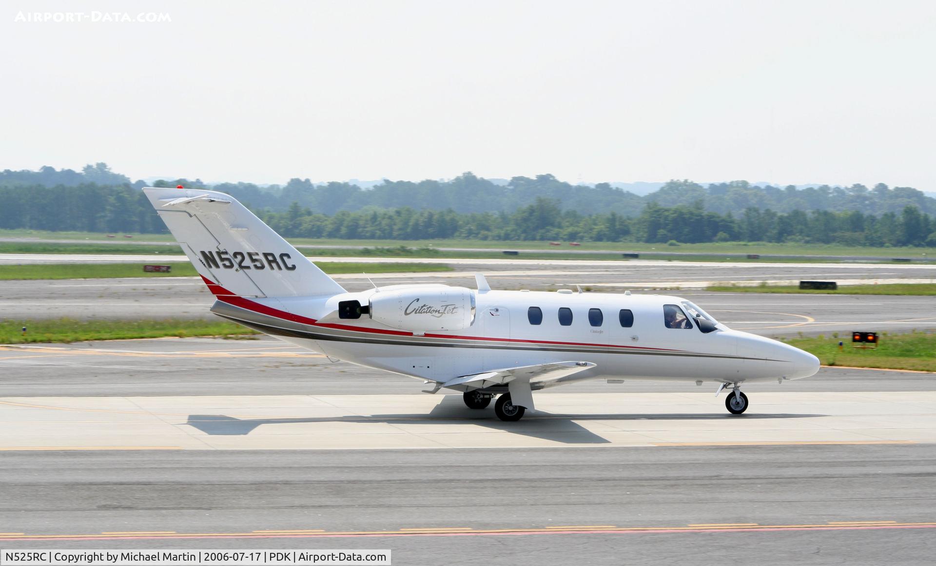 N525RC, 1997 Cessna 525 CitationJet CJ1 C/N 525-0178, Taxing to Runway 2R