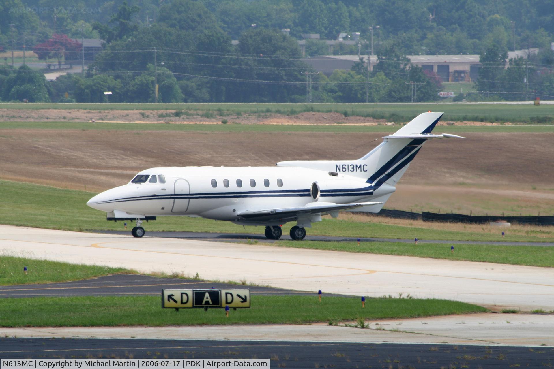 N613MC, 1981 British Aerospace HS.125-700A C/N 257151, Taxing to Epps Air Service