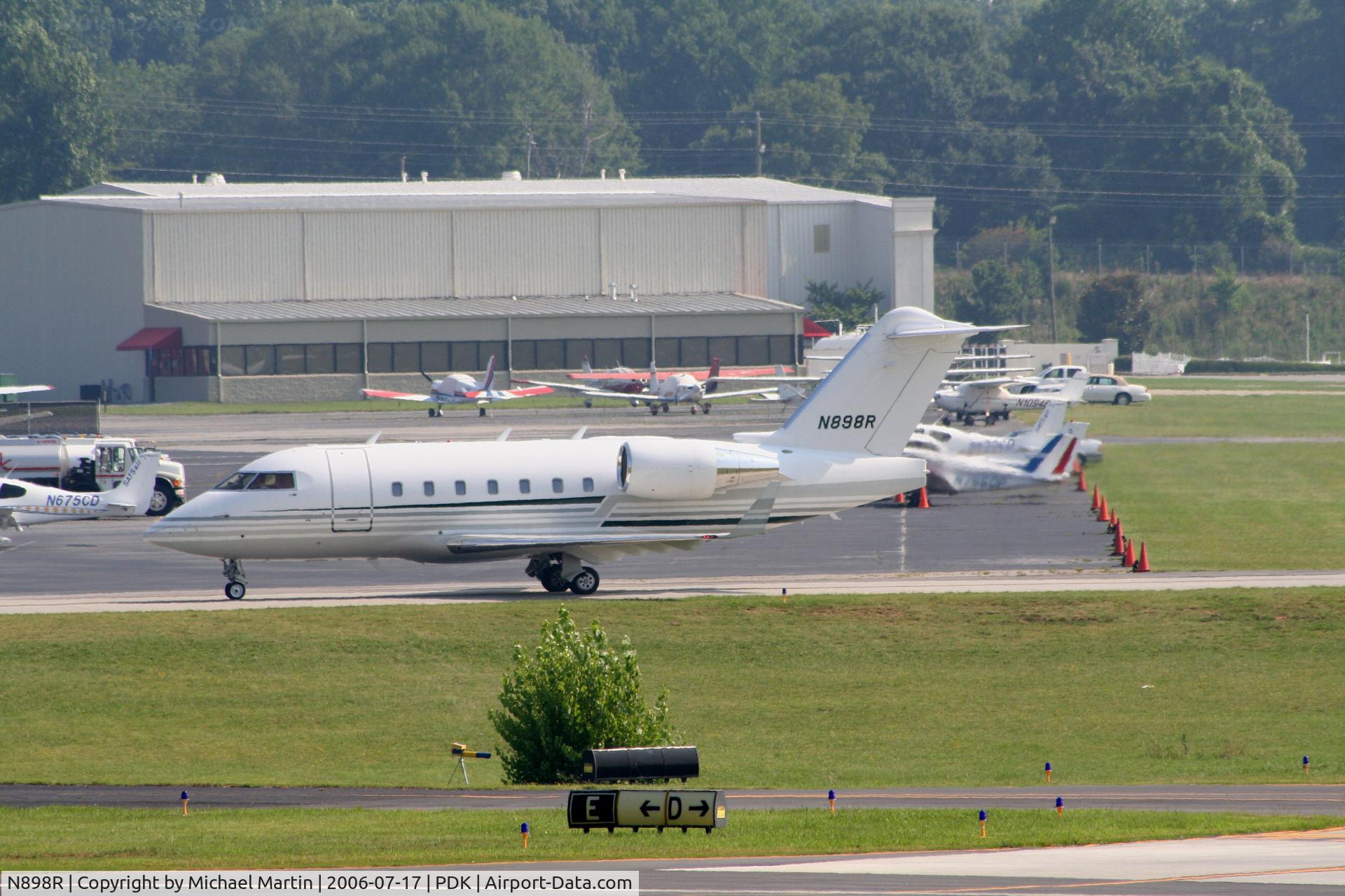N898R, Vans RV-8 C/N 82330, Taxing to Signature Air