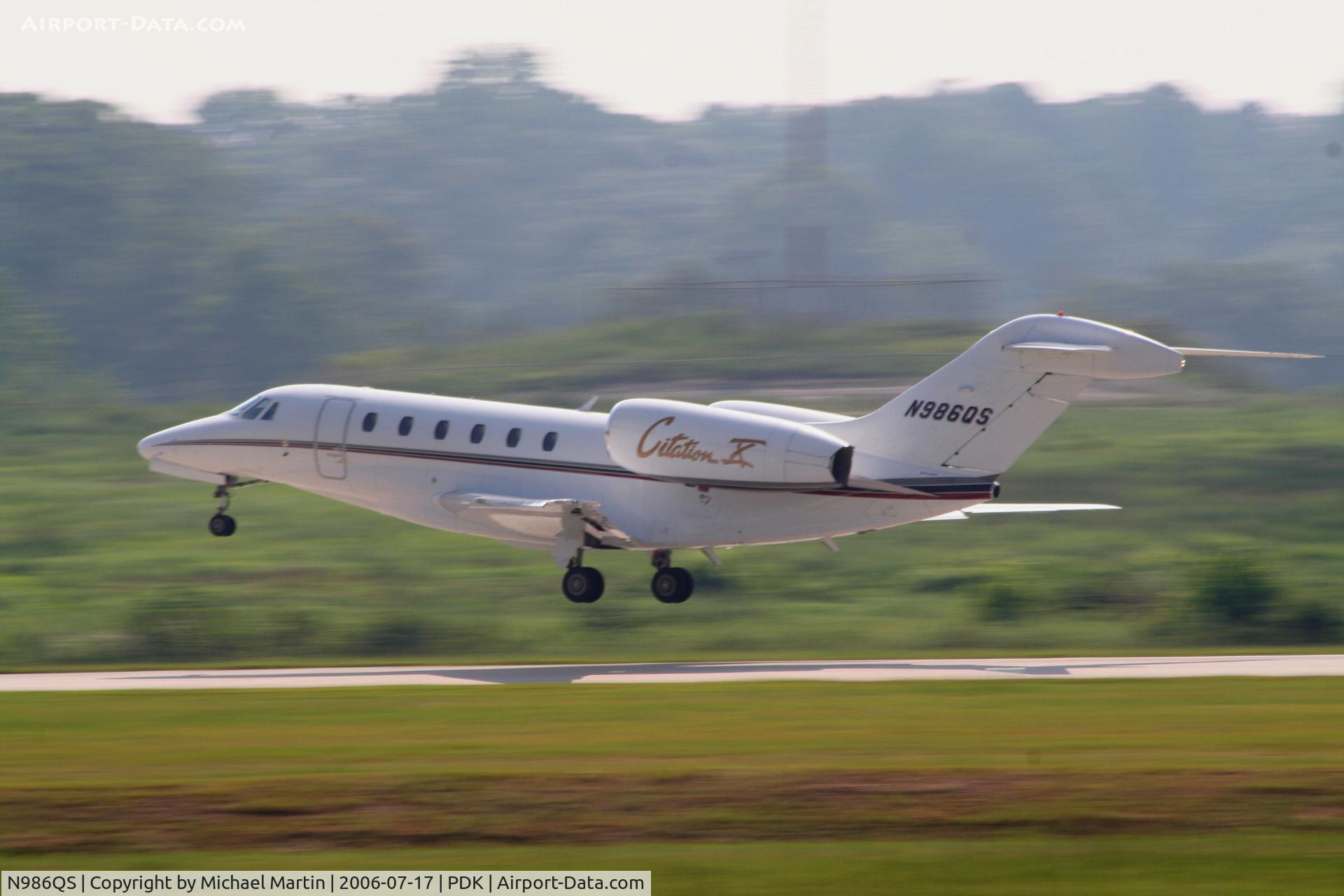 N986QS, 1999 Cessna 750 Citation X C/N 750-0086, Execjet 986 departin runway 2R