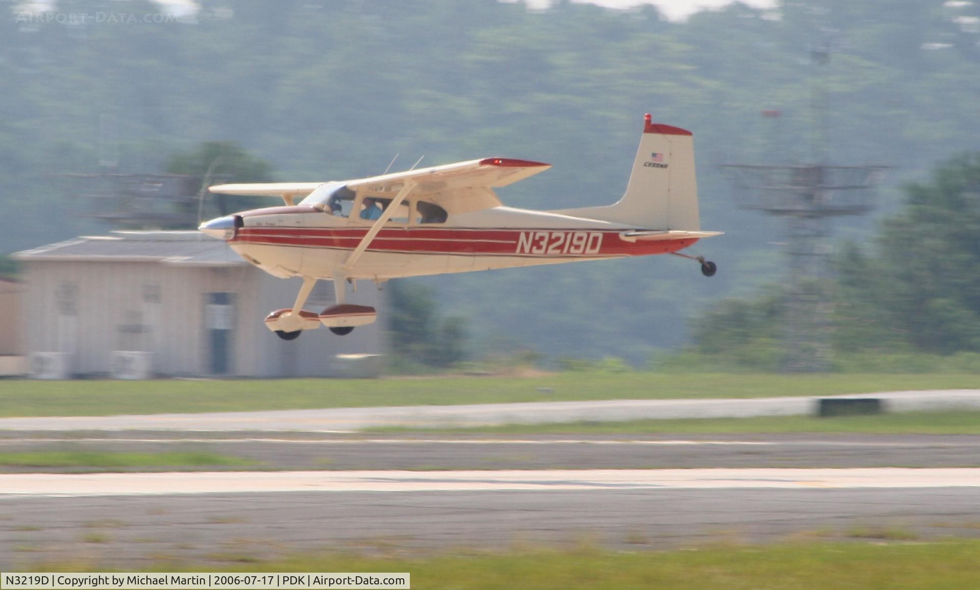 N3219D, 1955 Cessna 180 C/N 32017, Landing Runway 2R