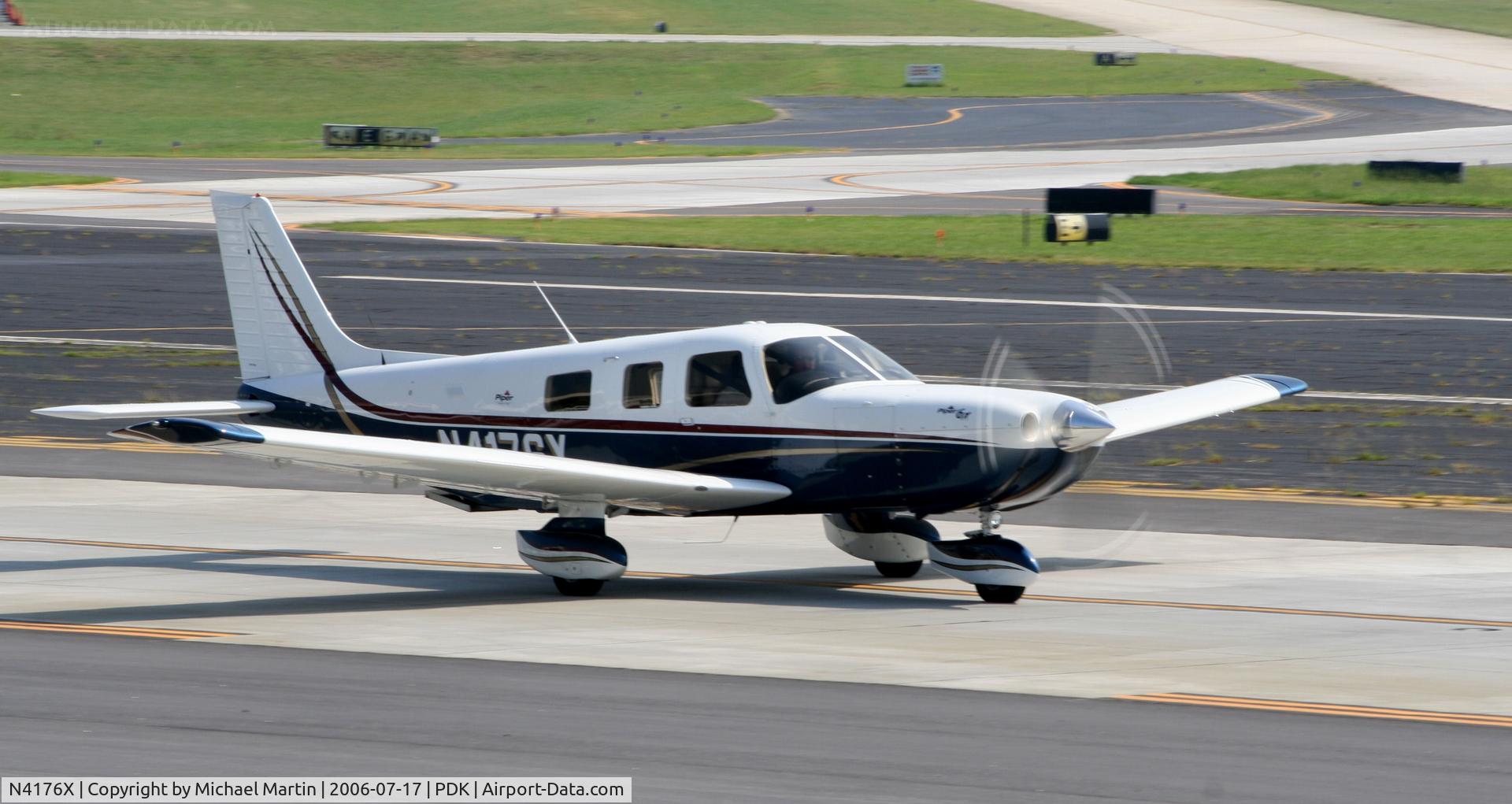 N4176X, 2003 Piper PA-32-301FT Saratoga C/N 3232013, Taxing to Runway 2L
