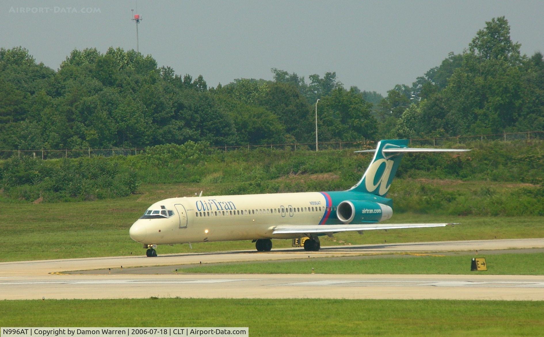 N996AT, 2002 Boeing 717-200 C/N 55140, AirTran B-717 turning onto runway for take-off at CLT.
