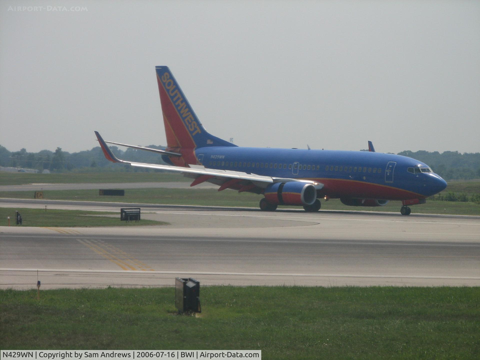 N429WN, 2002 Boeing 737-7H4 C/N 33658, Just in at BWI