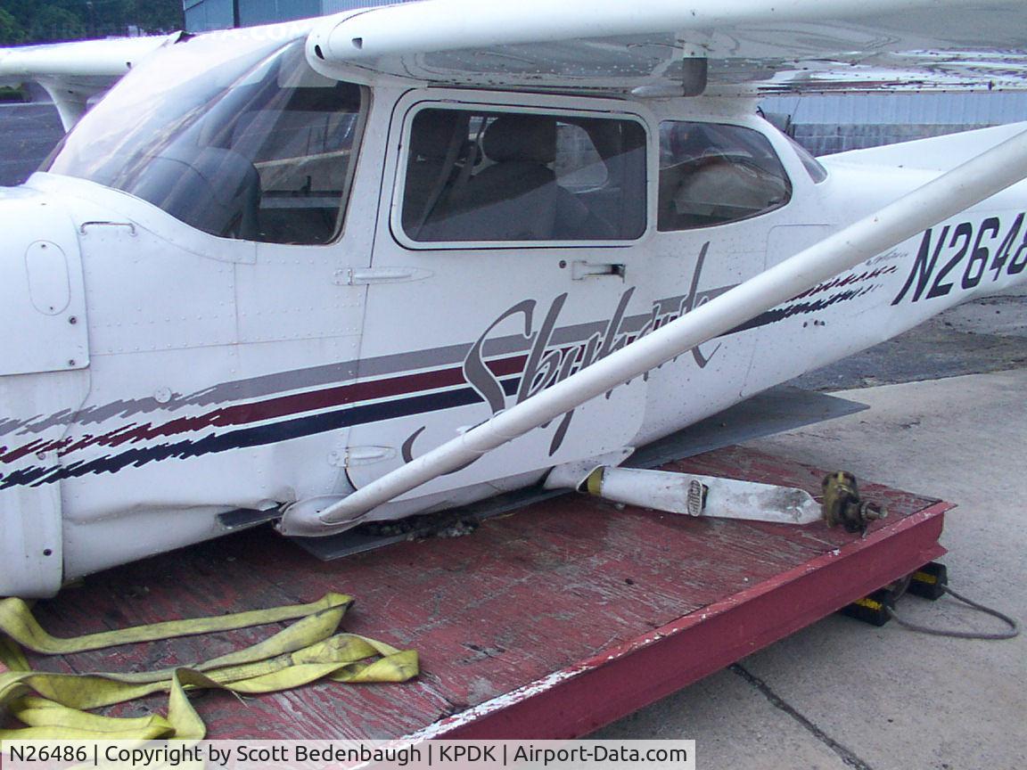 N26486, 1998 Cessna 172R C/N 17280538, Ran off runway into fence