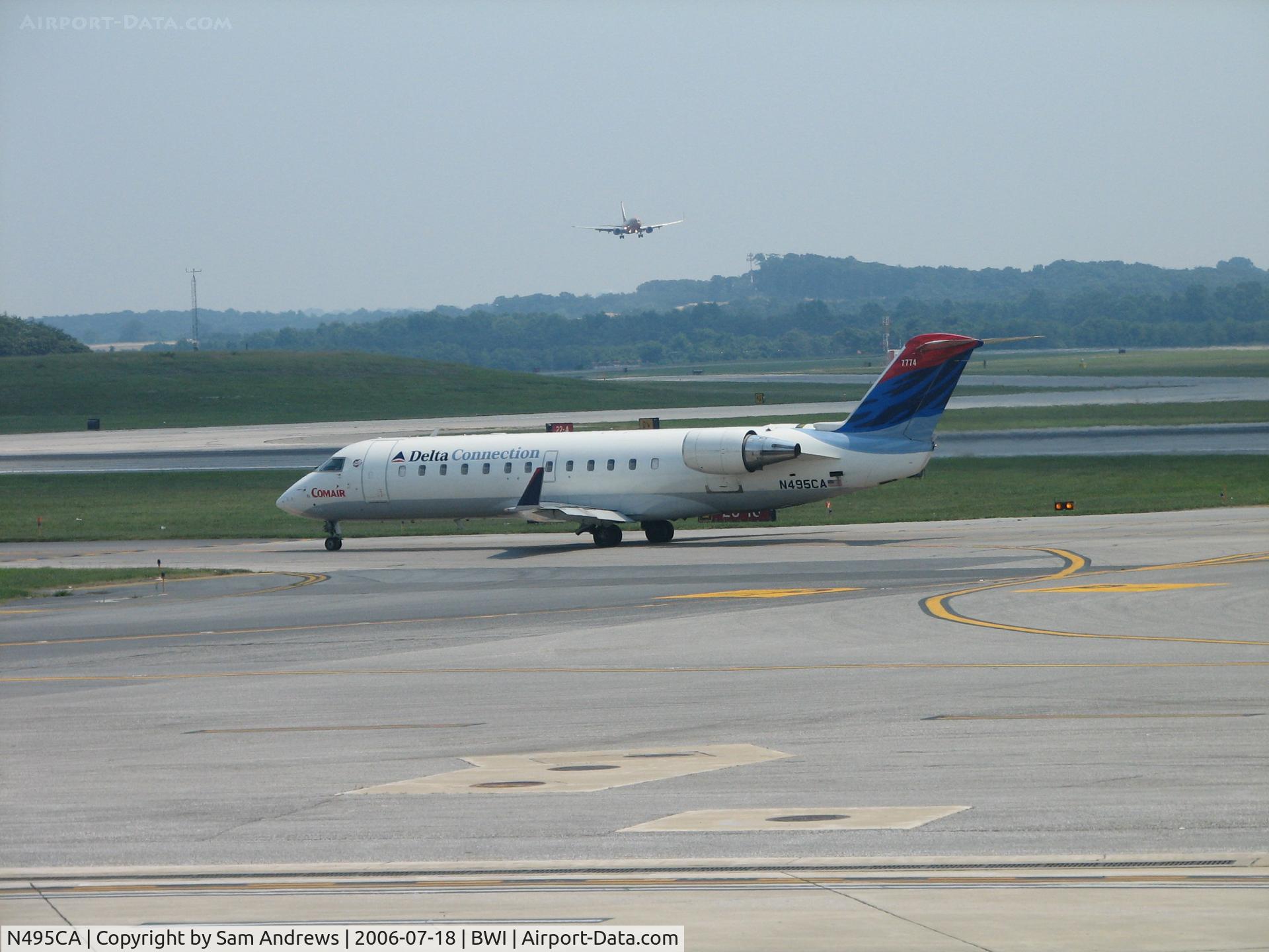 N495CA, 2003 Bombardier CRJ-200ER (CL-600-2B19) C/N 7774, Taxiing out to 15L