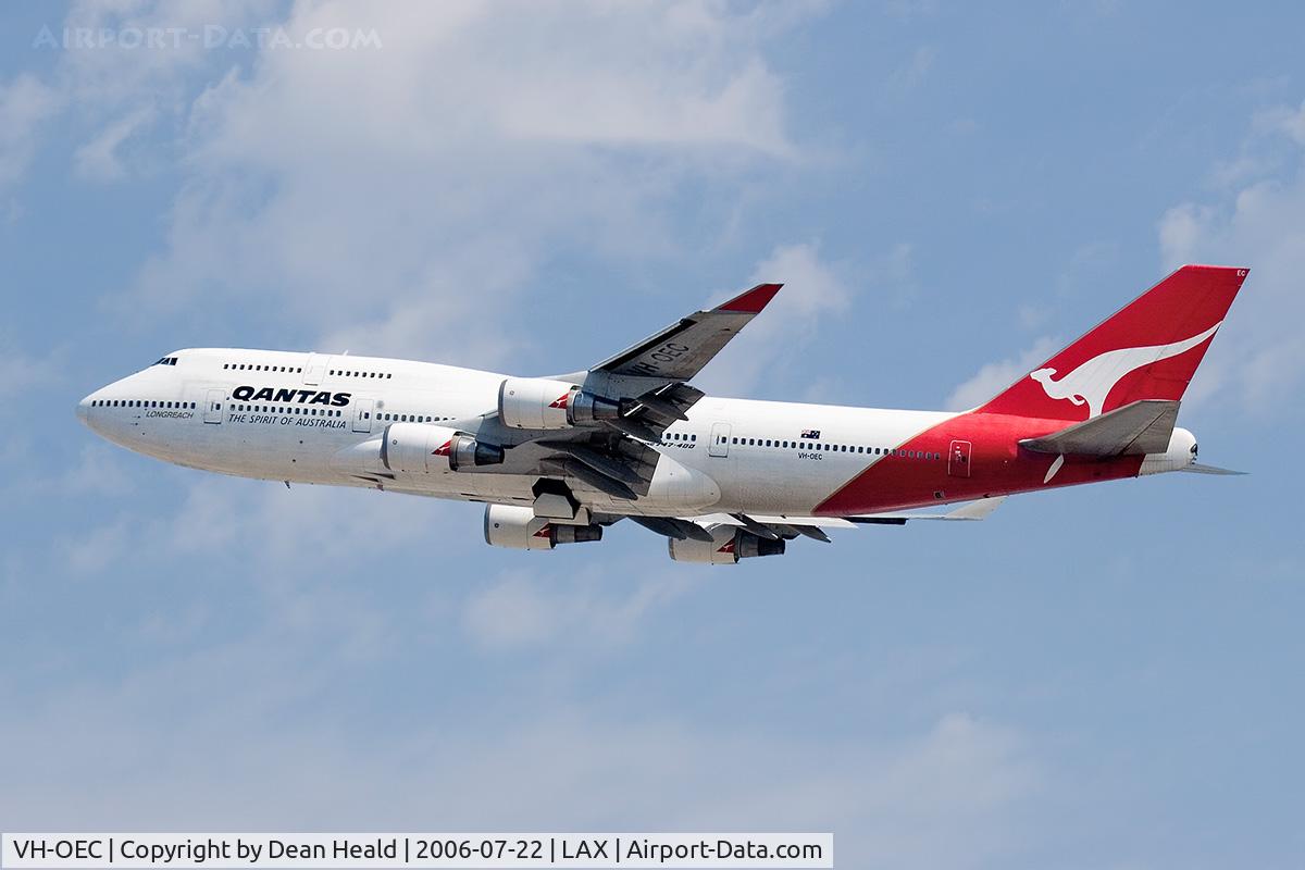 VH-OEC, 1990 Boeing 747-4H6 C/N 24836, Qantas VH-OEC (FLT QFA107) climbing out from RWY 25R enroute to John F Kennedy Int'l (KJFK).