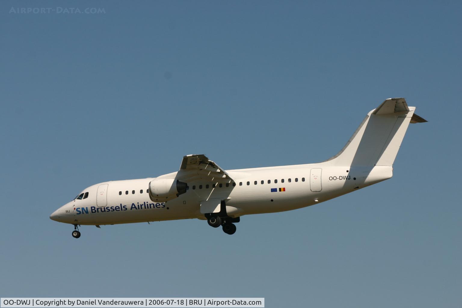 OO-DWJ, 1999 British Aerospace Avro 146-RJ100 C/N E3355, colour change for this aircraft  on  July 18, 2006