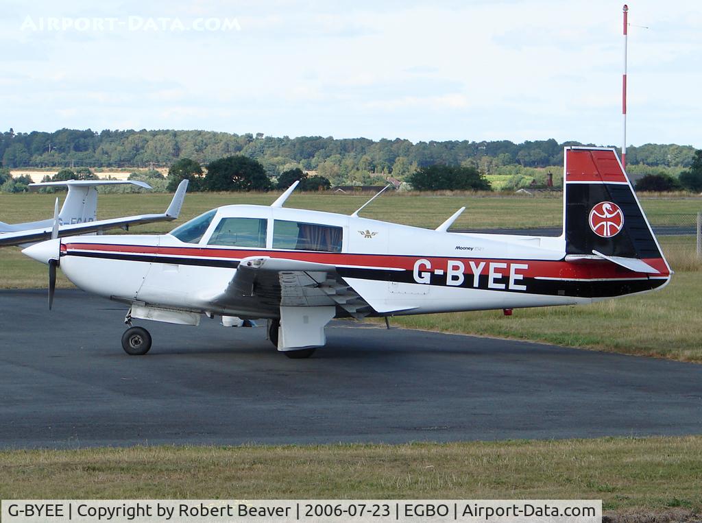 G-BYEE, 1980 Mooney M20K C/N 25-0282, Mooney M20K