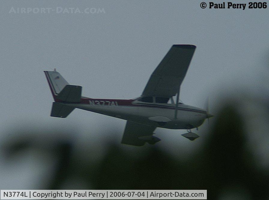 N3774L, 1965 Cessna 172G C/N 17253943, Coming in for a landing on the 4th of July