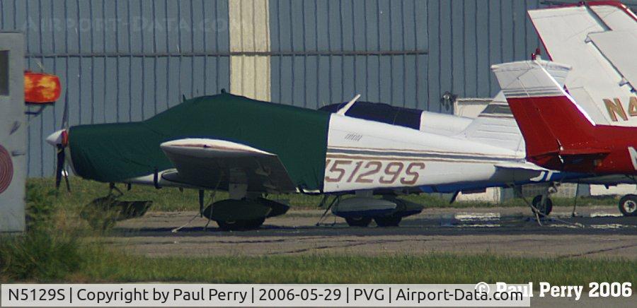 N5129S, 1971 Piper PA-28-140 C/N 28-7125600, Well covered from the searing sun