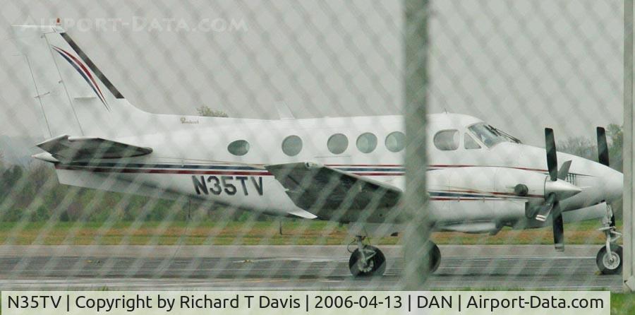 N35TV, 1972 Beech C90 King Air C/N LJ-572, Beech King Air 90 in Danville Va.