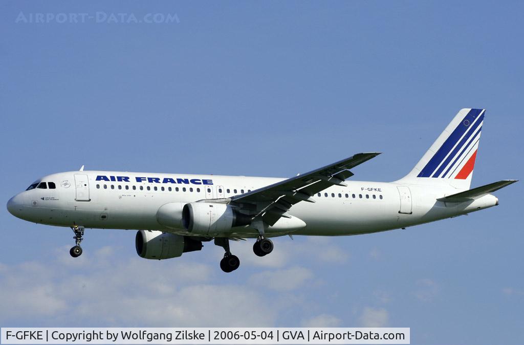 F-GFKE, 1988 Airbus A320-111 C/N 0019, visitor