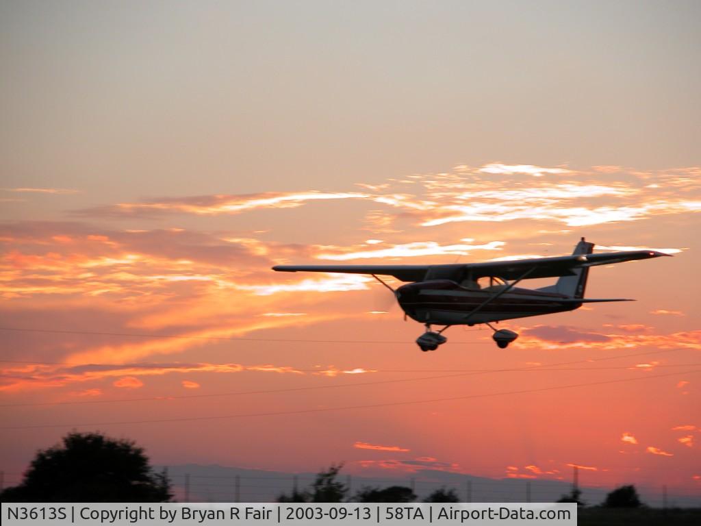 N3613S, 1963 Cessna 172E C/N 17250813, Sunset