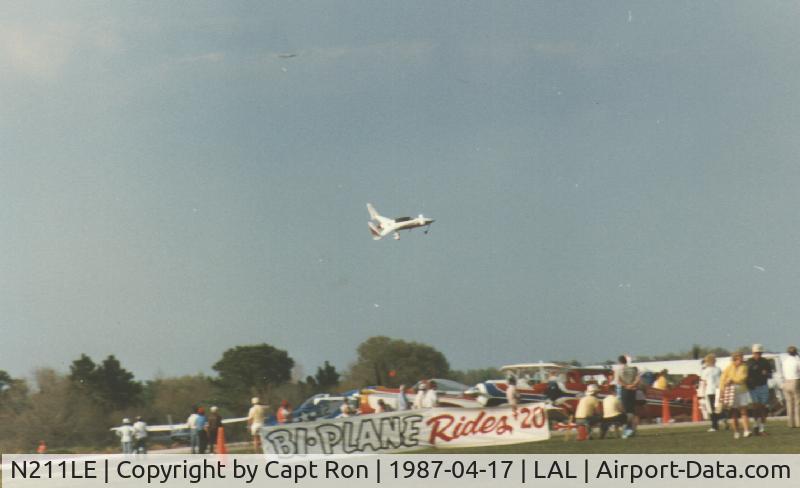 N211LE, 1983 Rutan Long-EZ C/N 628, Aborted landing and go around at Sun N Fun