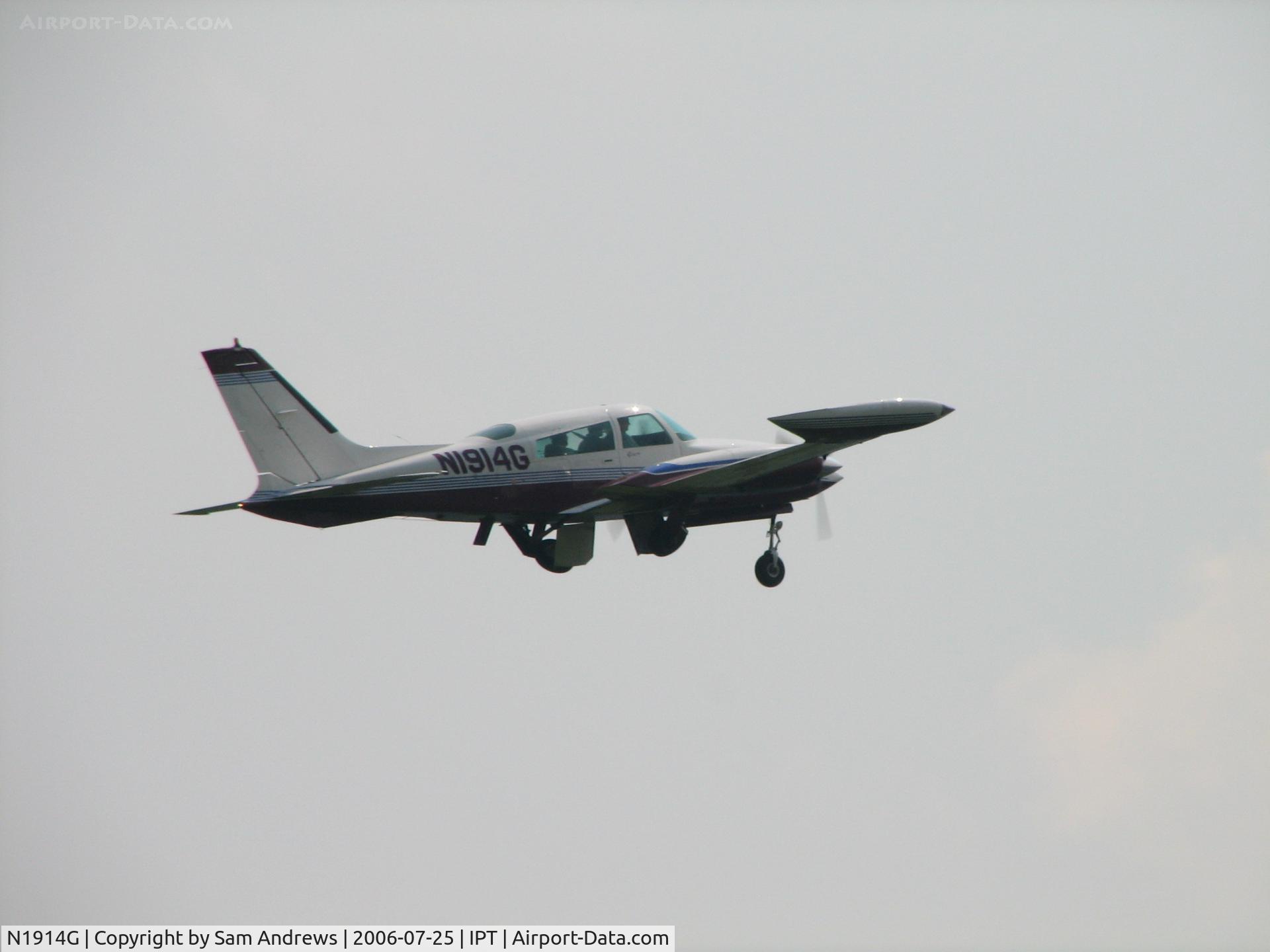 N1914G, 1974 Cessna 310R C/N 310R0059, Gear coming up.  On their way to (EVV) Evansville Indiana