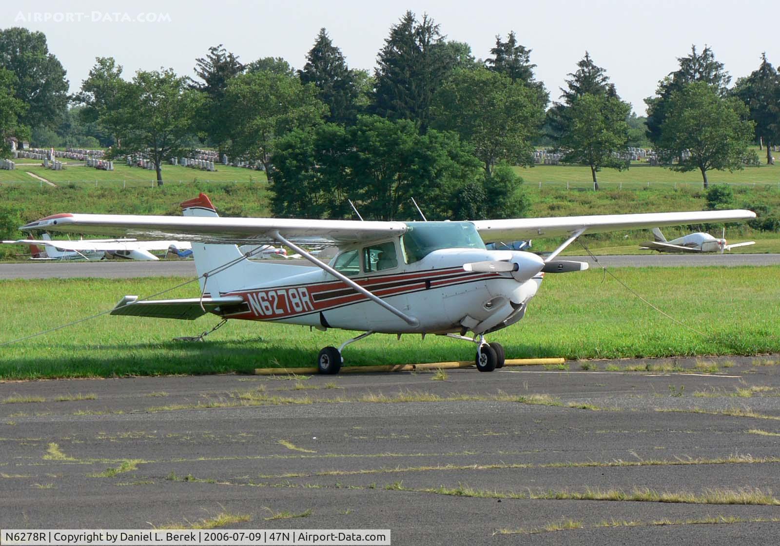 N6278R, 1979 Cessna 172RG Cutlass RG C/N 172RG0139, Handsome Cessna Cutlass RG at Central Jersey Regional Airport.