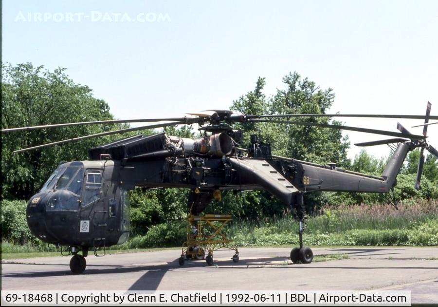 69-18468, 1969 Sikorsky CH-54B Tarhe C/N 64-075, When active with Army as CH-54B at Windsor Locks, CT