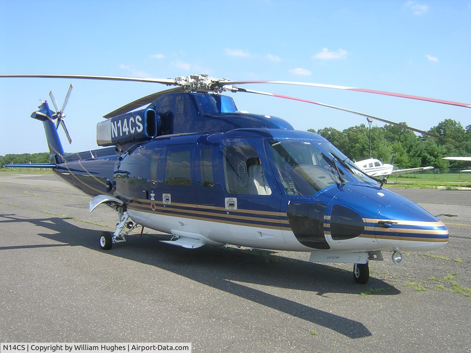 N14CS, Grumman G-21A Goose C/N 1048, waiting for passengers to depart to the Hamptons (KHTO)