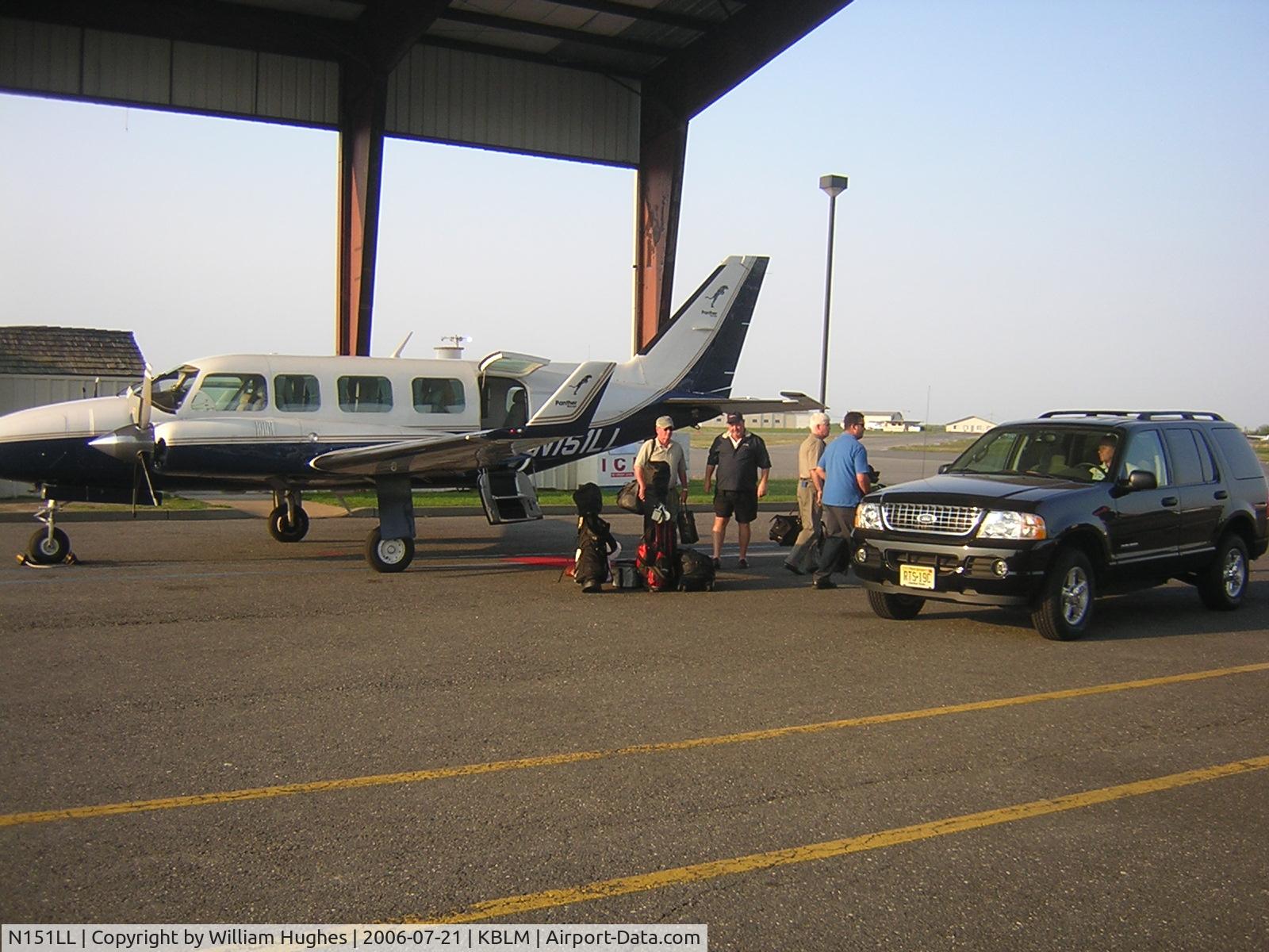 N151LL, Piper PA-31-350 Navajo Chieftain Chieftain C/N 31-7852025, arriving back from Newport, R.I.